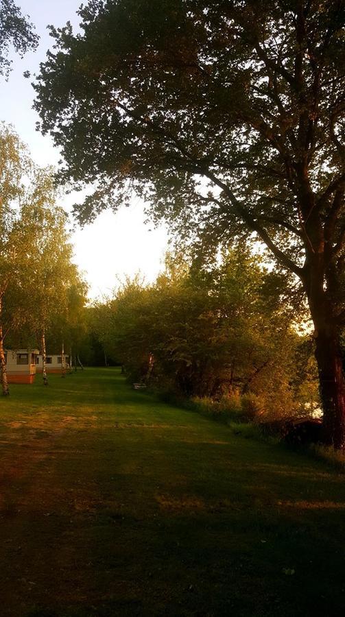 Camping De La Reuille Flere-la-Riviere Екстериор снимка